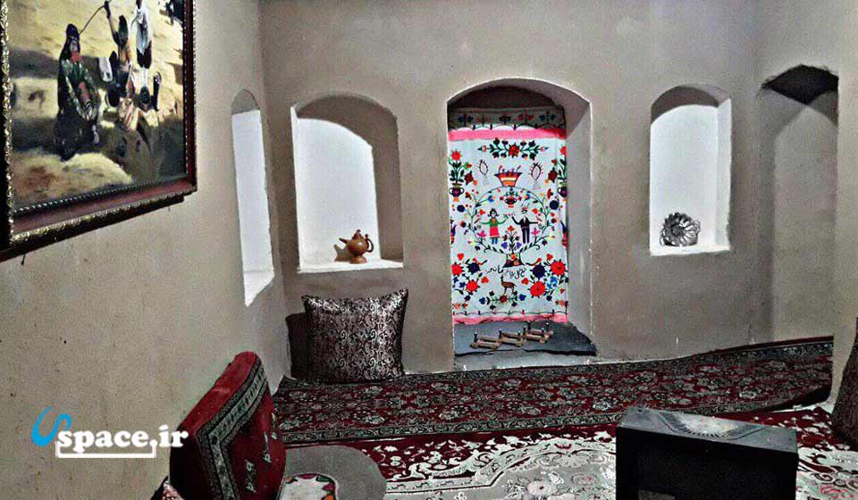 نمای داخل اقامتگاه بوم گردی غلامحسین خان - بردسکن - روستای درونه